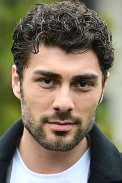 Али Онер